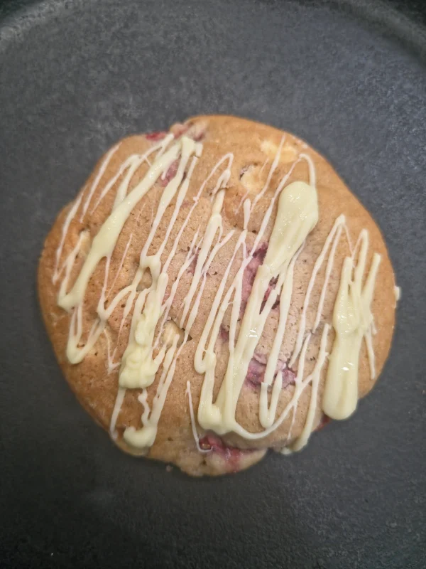Giant Strawberry & White Chocolate Shortbread Cookie - Image 1